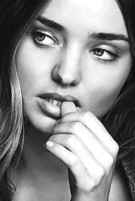 Australian supermodel Miranda Kerr nude pics