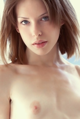 Bonnie Apricot flashing her hairy pussy