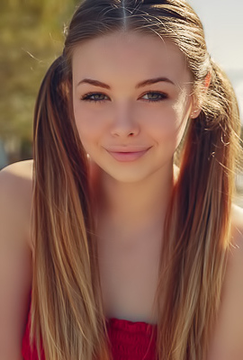 Erotic Babe Lana Lea
