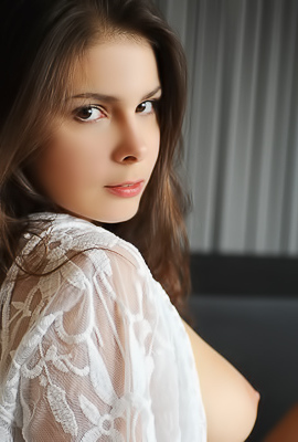 Amelie Belain With Gorgeous Breasts